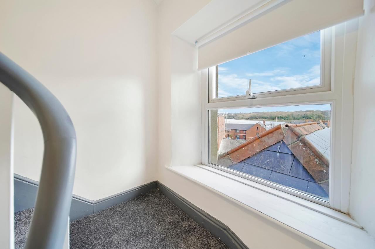 Villa Magee Town House 'Sleeping 8 Guests' Londonderry Exterior foto